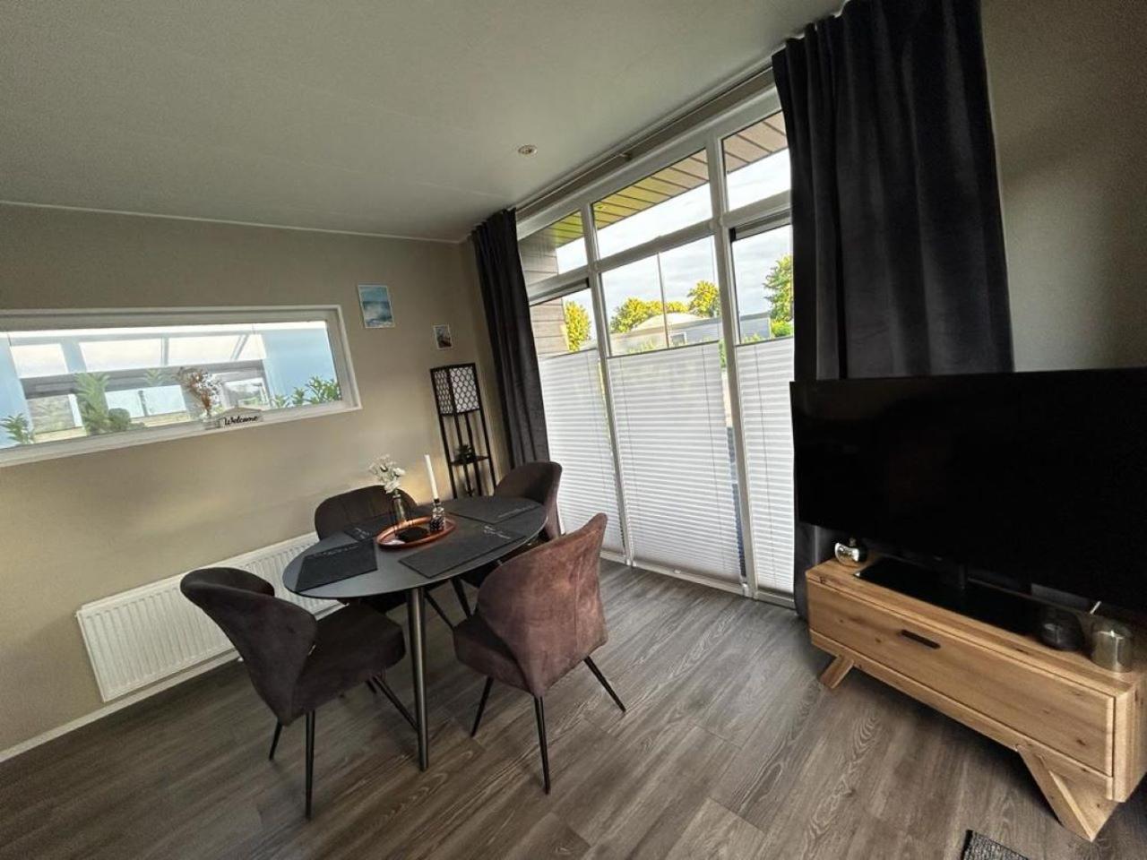 Ferienhaus / Chalet / Bungalow Am See, Holland, Niederlande, Lathum Dış mekan fotoğraf